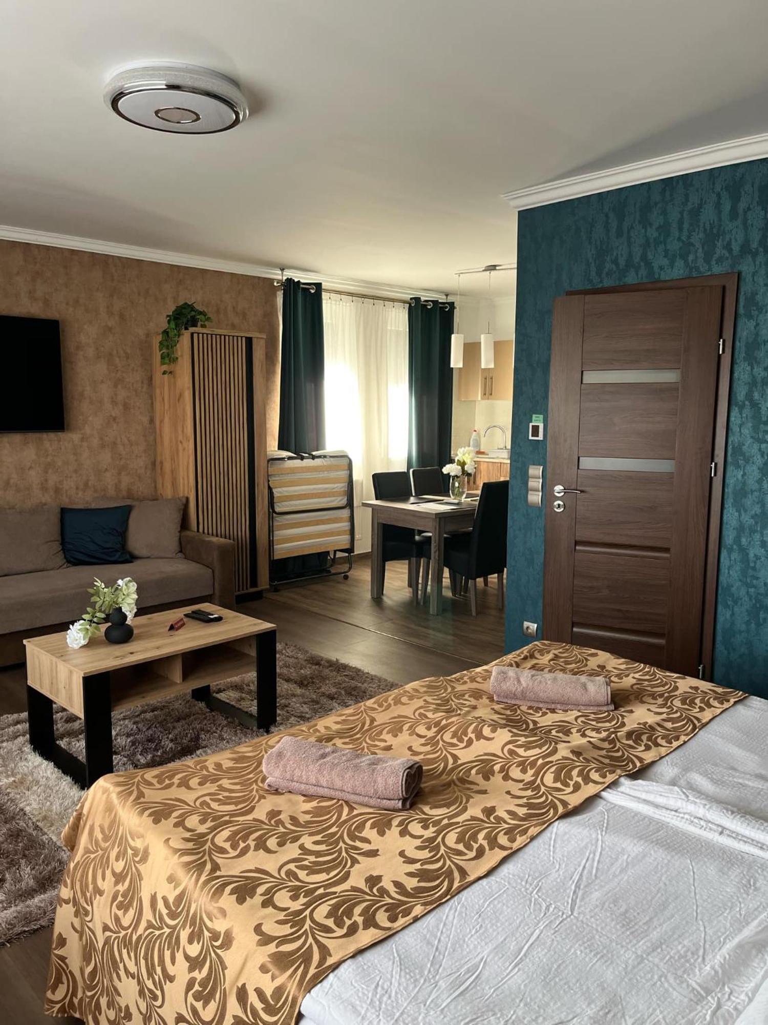 Premium Apartmanok Кишварда Экстерьер фото