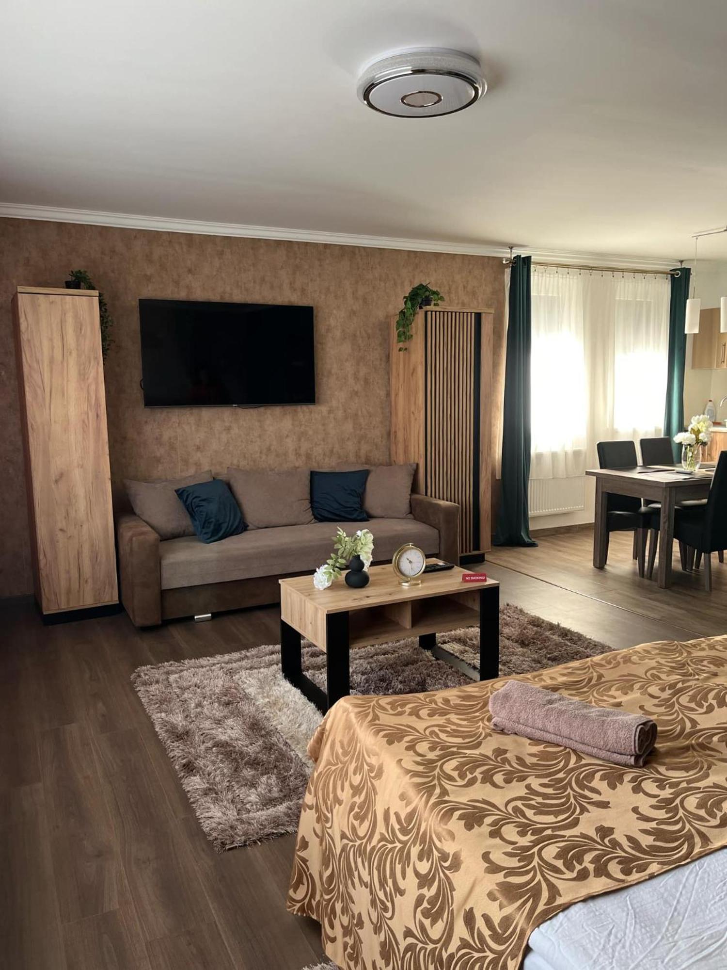 Premium Apartmanok Кишварда Экстерьер фото